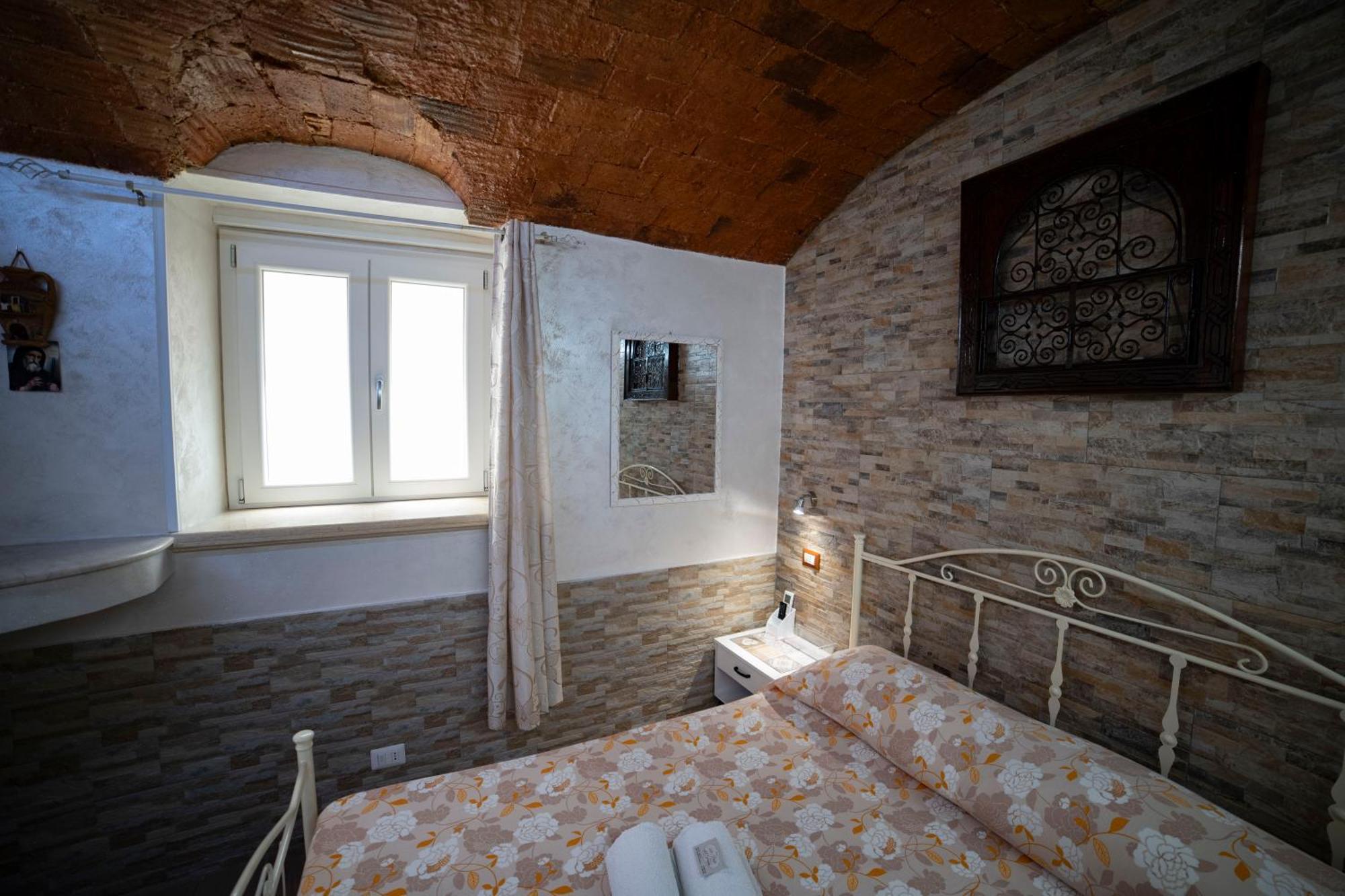 La Perla Del Tirreno Bed & Breakfast Tropea Room photo